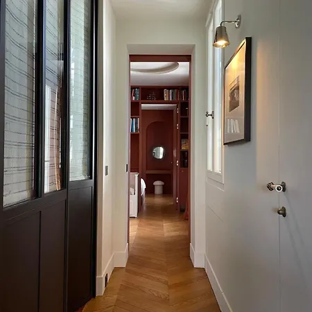 L'atelier 35 With View Of Montmartre Paris