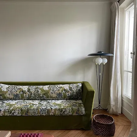 L'atelier 35 With View Of Montmartre Παρίσι