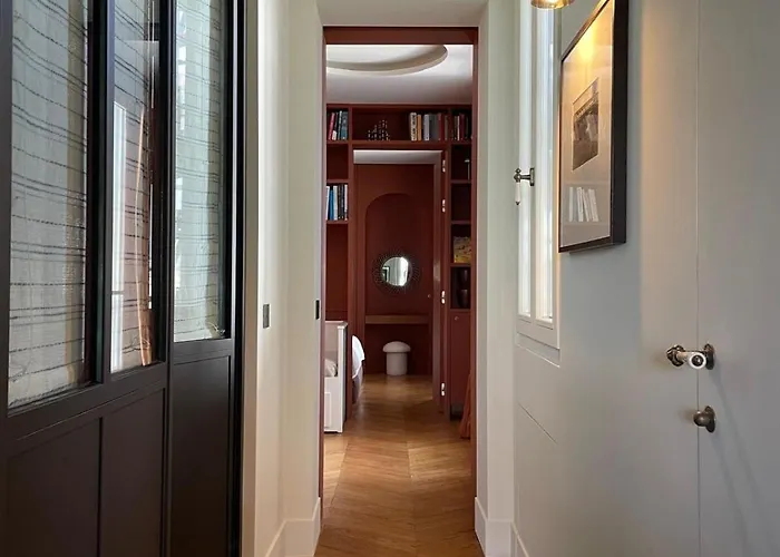 L'atelier 35 With View Of Montmartre Paris